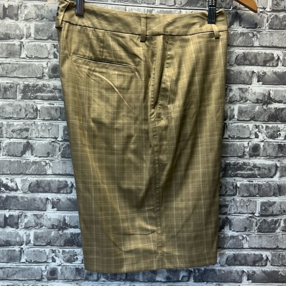 Under Armour shorts‎
